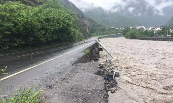 游客注意！連續(xù)強(qiáng)降雨 阿壩州多地出現(xiàn)災(zāi)情