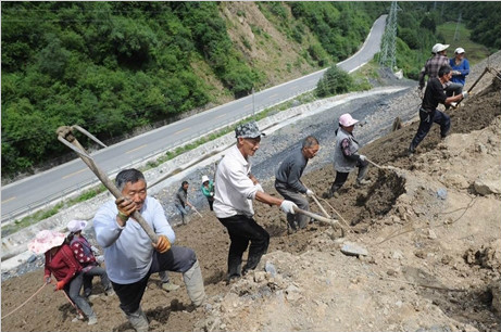 從頭再來！九寨溝村民要讓青山上寨